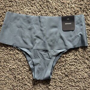 NWT - Spanx Undetectable Modal Tanga - M